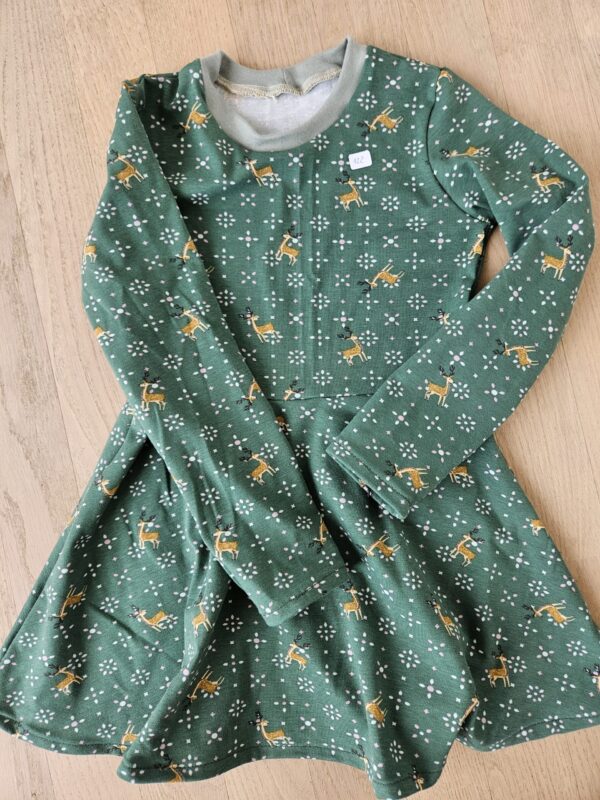 Kleidchen mit langen Ärmeln